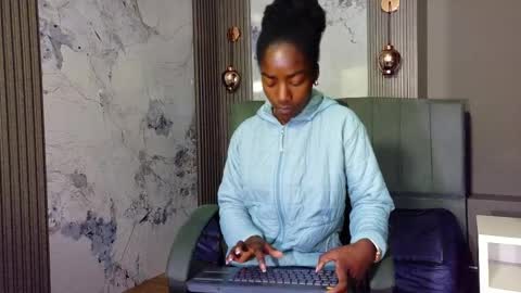 Katia online show from December 3, 2025, 11:19 am