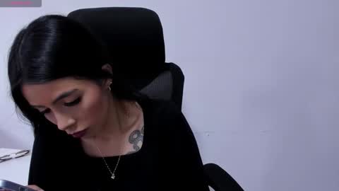 Katia  online show from March 5, 2026, 4:03 pm