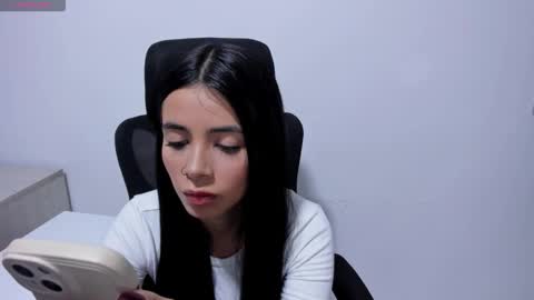 Katia online show from January 16, 2026, 4:44 pm