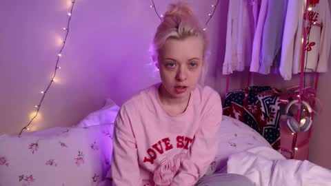 Snapshot of katie_deville chatting on January 18, 2026, 6:55 pm Katie Deville online show from January 18, 2026, 6:55 pm