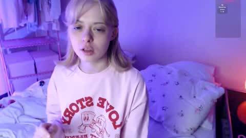 Snapshot of katie_deville chatting on February 15, 2026, 1:24 am Katie Deville online show from February 15, 2026, 1:24 am