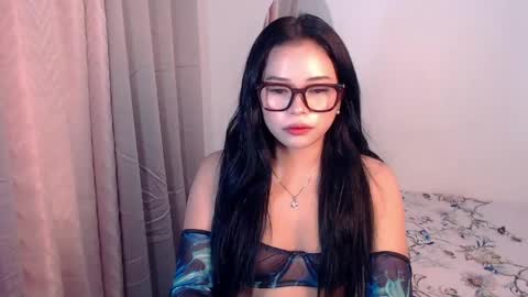 Kate online show from April 12, 2026, 6:13 pm