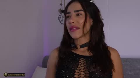 Snapshot of katiecruz_ chatting on October 2, 2025, 11:06 am Katie online show from October 2, 2025, 11:06 am