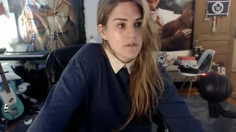 Snapshot of katiecutie_5 chatting on December 12, 2024, 5:10 am Katie online show from December 12, 2024, 5:10 am