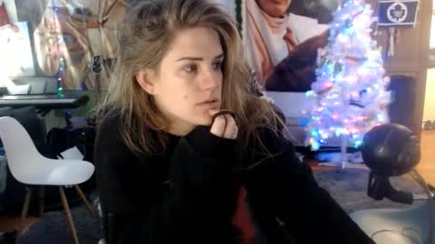 Snapshot of katiecutie_5 chatting on January 11, 2025, 4:16 am Katie online show from January 11, 2025, 4:16 am