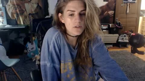 Snapshot of katiecutie_5 chatting on September 18, 2025, 5:20 am Katie online show from September 18, 2025, 5:20 am