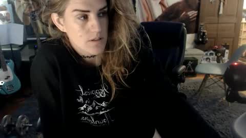 Katie online show from November 12, 2025, 5:08 am