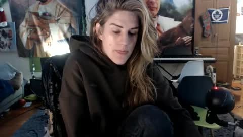 Snapshot of katiecutie_5 chatting on March 18, 2026, 4:59 am Katie online show from March 18, 2026, 4:59 am