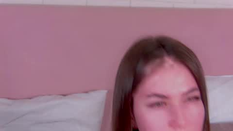 katiereeves online show from November 21, 2025, 5:22 pm