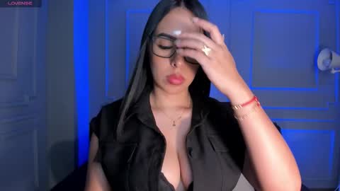 Snapshot of katiestonne chatting on January 18, 2026, 5:28 pm Kate Stonne online show from January 18, 2026, 5:28 pm