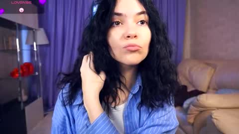 Snapshot of katievillard chatting on November 23, 2025, 7:52 am Crystal really Kristel online show from November 23, 2025, 7:52 am