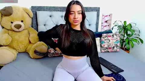 Snapshot of katikloving chatting on February 20, 2026, 6:48 am Follow Instagram katikloving online show from February 20, 2026, 6:48 am