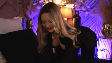 Snapshot of katjolie chatting on February 10, 2026, 8:57 pm KatJolie online show from February 10, 2026, 8:57 pm