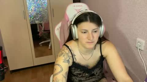   naked in pvt show 100 tk online show from April 6, 2026, 5:25 pm