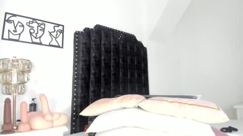 katrina moore online show from February 13, 2025, 2:20 pm