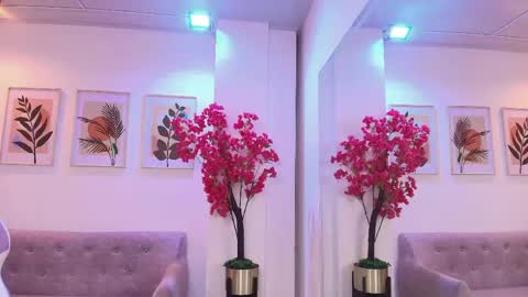Snapshot of katrina_spencer chatting on April 16, 2026, 9:39 pm Katrina online show from April 16, 2026, 9:39 pm