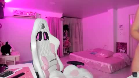 Snapshot of katrinrosex chatting on February 28, 2026, 3:51 am Katrin online show from February 28, 2026, 3:51 am