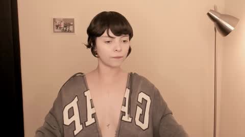 Snapshot of katsurotaro chatting on December 19, 2025, 9:11 pm katsuro online show from December 19, 2025, 9:11 pm