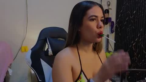 Snapshot of katt_bdsm chatting on April 13, 2026, 5:07 pm Katt online show from April 13, 2026, 5:07 pm