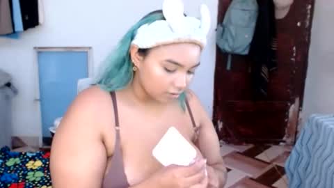 katteyes_ online show from May 20, 2026, 7:09 pm