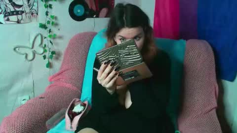 Snapshot of kattixo chatting on December 1, 2025, 1:49 pm Katti online show from December 1, 2025, 1:49 pm