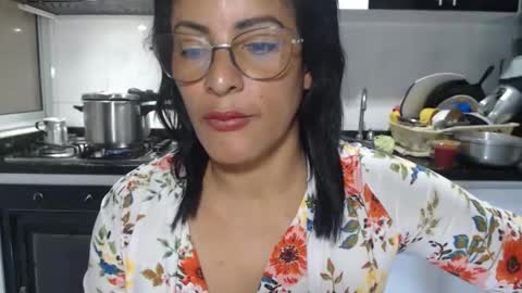 KattleyaGrey online show from November 27, 2025, 10:01 pm