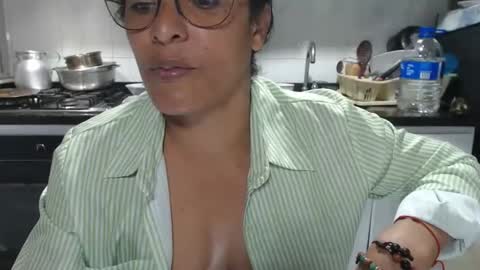Snapshot of kattleyagray chatting on December 18, 2025, 7:31 pm KattleyaGrey online show from December 18, 2025, 7:31 pm