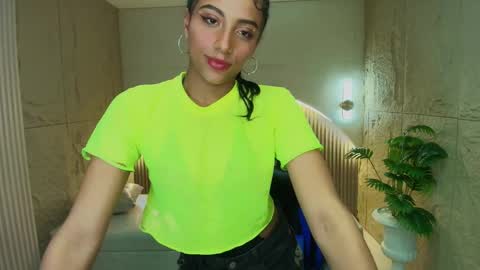 Snapshot of katty_berry_r chatting on September 12, 2025, 8:31 pm Katty online show from September 12, 2025, 8:31 pm