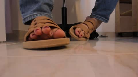 Snapshot of katty_feet_ chatting on March 24, 2026, 8:36 pm Katty online show from March 24, 2026, 8:36 pm