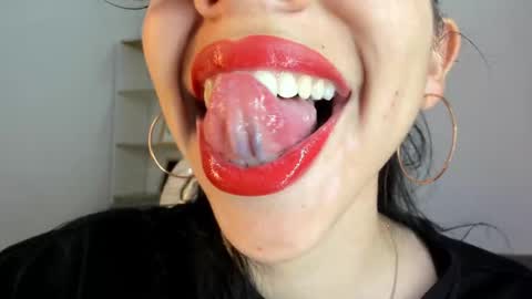 Katty online show from October 8, 2025, 8:50 pm