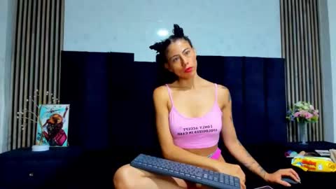 Snapshot of kattyslovan chatting on October 24, 2025, 12:34 pm Kattyslovans online show from October 24, 2025, 12:34 pm