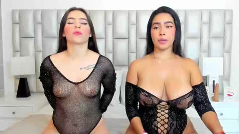 Snapshot of katy_and_paola chatting on February 20, 2025, 7:52 pm katy blonde girl and paola big boobs online show from February 20, 2025, 7:52 pm
