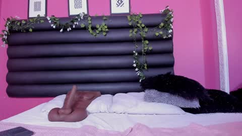 Snapshot of katy_contreras chatting on January 30, 2025, 5:39 pm katy_contreras online show from January 30, 2025, 5:39 pm