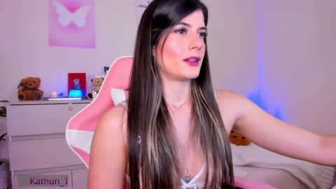 Snapshot of katy_hunny chatting on December 5, 2024, 4:23 pm Katy online show from December 5, 2024, 4:23 pm