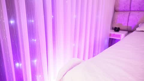 Katy online show from December 17, 2025, 12:00 pm