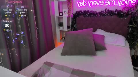 Snapshot of katyaneilson chatting on January 25, 2025, 6:23 am Kate online show from January 25, 2025, 6:23 am