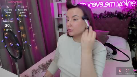 Snapshot of katyaneilson chatting on January 31, 2025, 6:35 am Kate online show from January 31, 2025, 6:35 am