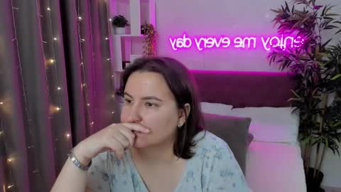 Snapshot of katyaneilson chatting on September 24, 2025, 2:59 am Kate online show from September 24, 2025, 2:59 am