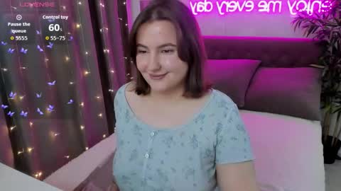 Snapshot of katyaneilson chatting on October 4, 2025, 4:21 am Kate online show from October 4, 2025, 4:21 am