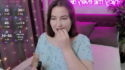 Snapshot of katyaneilson chatting on October 18, 2025, 5:21 am Kate online show from October 18, 2025, 5:21 am