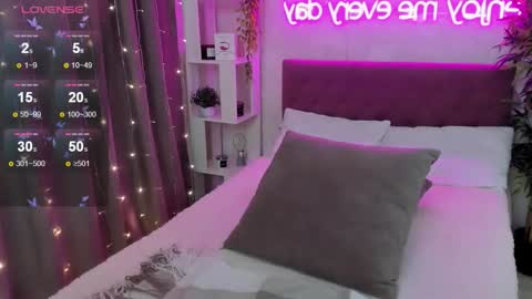 Snapshot of katyaneilson chatting on November 16, 2025, 5:13 am Kate online show from November 16, 2025, 5:13 am