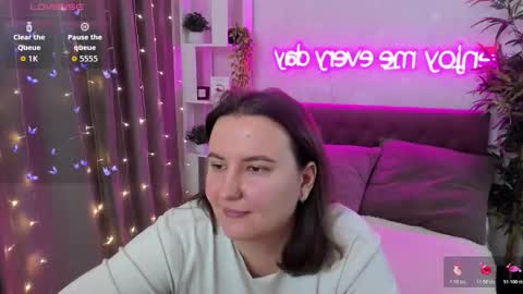 Snapshot of katyaneilson chatting on December 18, 2025, 4:51 am Kate online show from December 18, 2025, 4:51 am