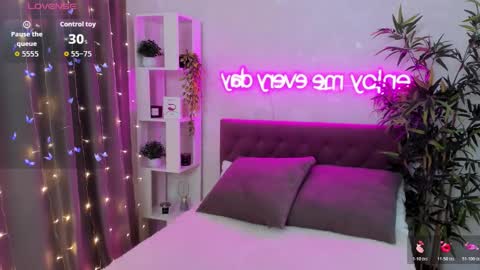 Snapshot of katyaneilson chatting on January 11, 2026, 5:12 am Kate online show from January 11, 2026, 5:12 am