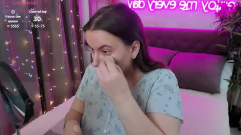 Snapshot of katyaneilson chatting on February 14, 2026, 5:04 am Kate online show from February 14, 2026, 5:04 am