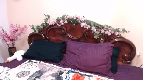 Katy online show from March 12, 2025, 6:00 pm