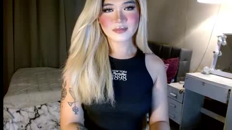 katykiat online show from October 19, 2025, 8:53 pm