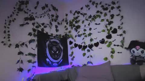 Mia online show from March 9, 2026, 7:56 am