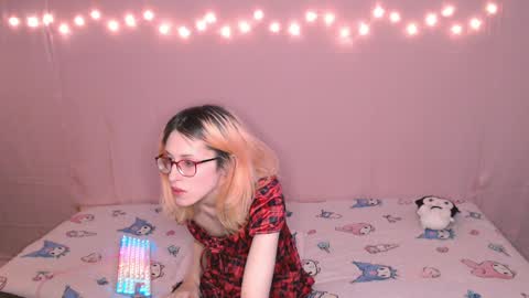 Snapshot of kawaii_tiffy chatting on April 10, 2026, 4:01 pm Tiffany online show from April 10, 2026, 4:01 pm