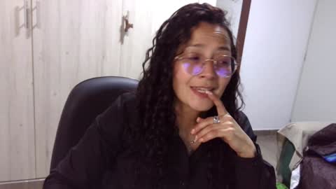 Snapshot of kawit1 chatting on January 1, 2025, 3:13 am Khawit online show from January 1, 2025, 3:13 am