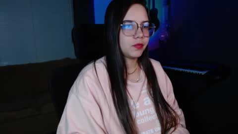 Snapshot of kay_avrill chatting on March 4, 2025, 6:15 am Kay online show from March 4, 2025, 6:15 am